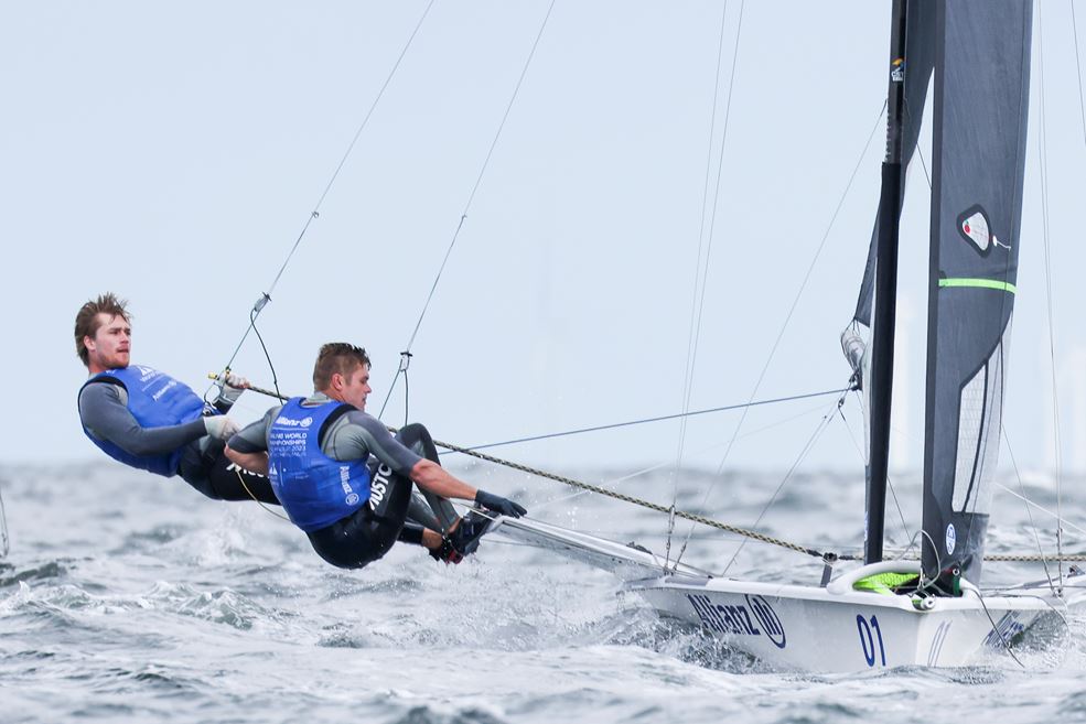 Bart Lambriex en Floris van de Werken (foto World Sailing)