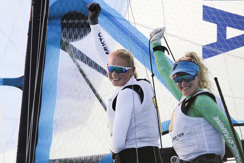 Elise de Ruijter en Odiel van Aanholt (fotograaf Sailing Energy)