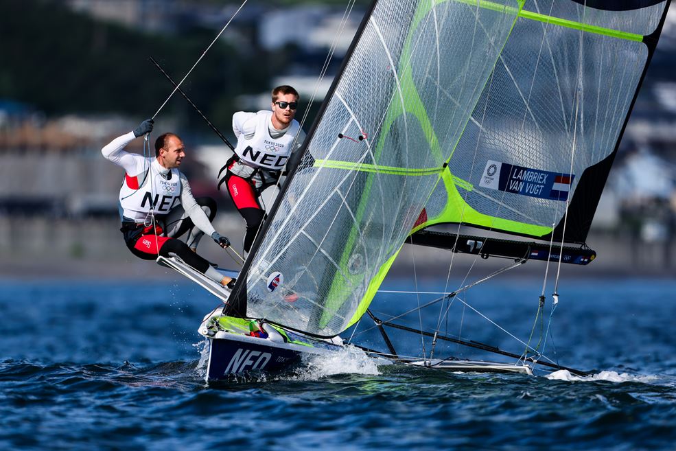 Bart Lambriex en Pim van Vugt (foto World Sailing / Sailing Energy)