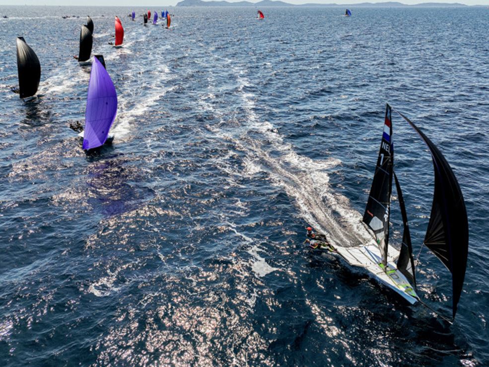 NED 1 op kop met Bart Lambriex en Floris van de Werken (foto Sailing Energy / FFVoile)