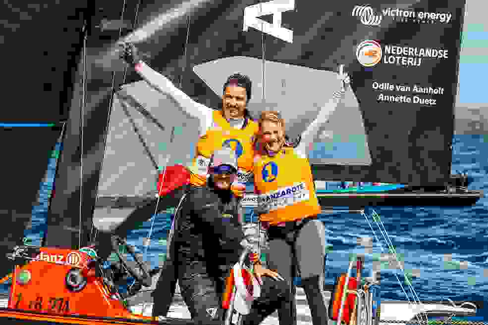 Odile van AAnholt en Annette Duetz met coach Kaj Böcker
